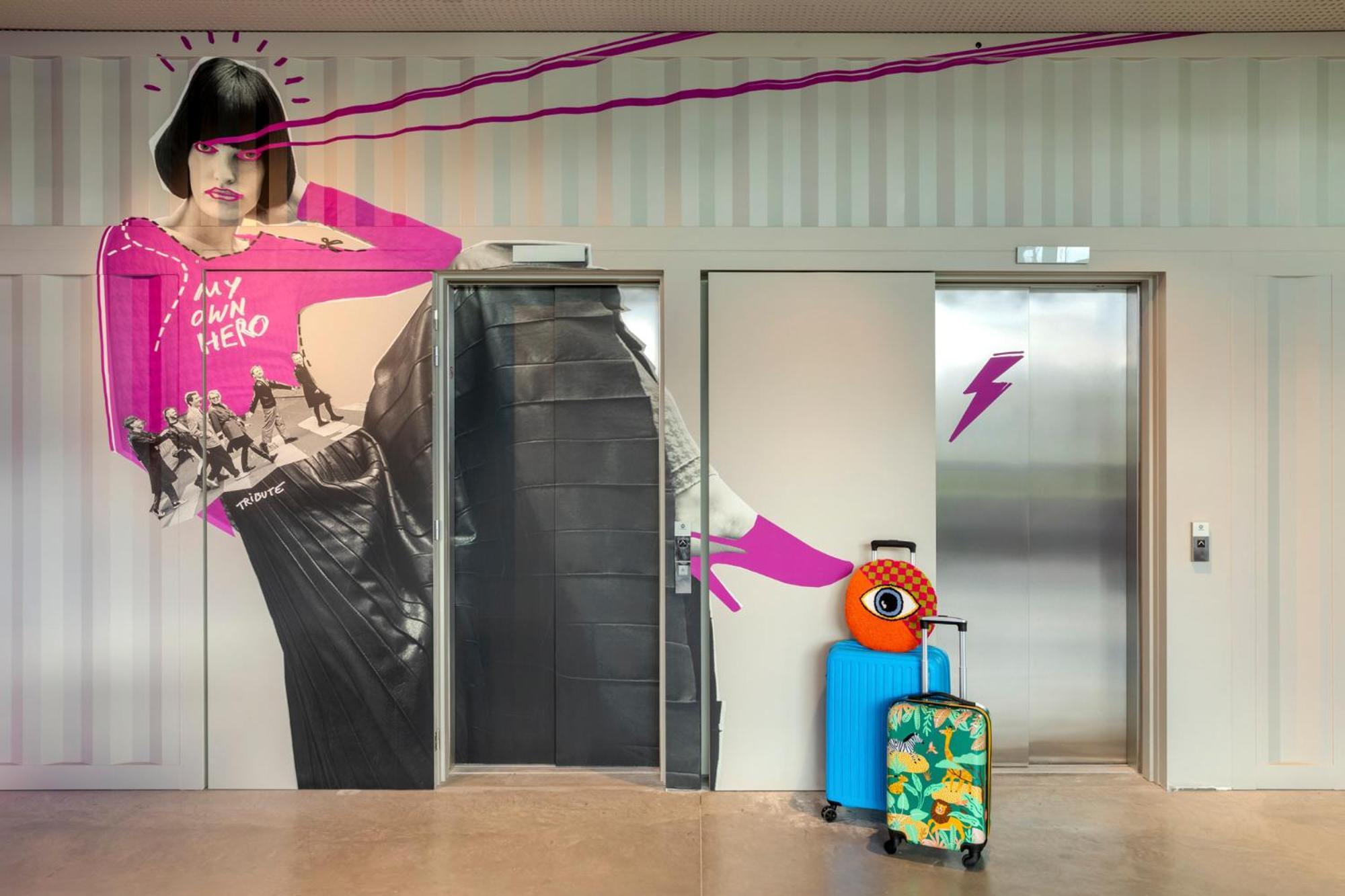 ホテル Moxy アントウェルペン エクステリア 写真