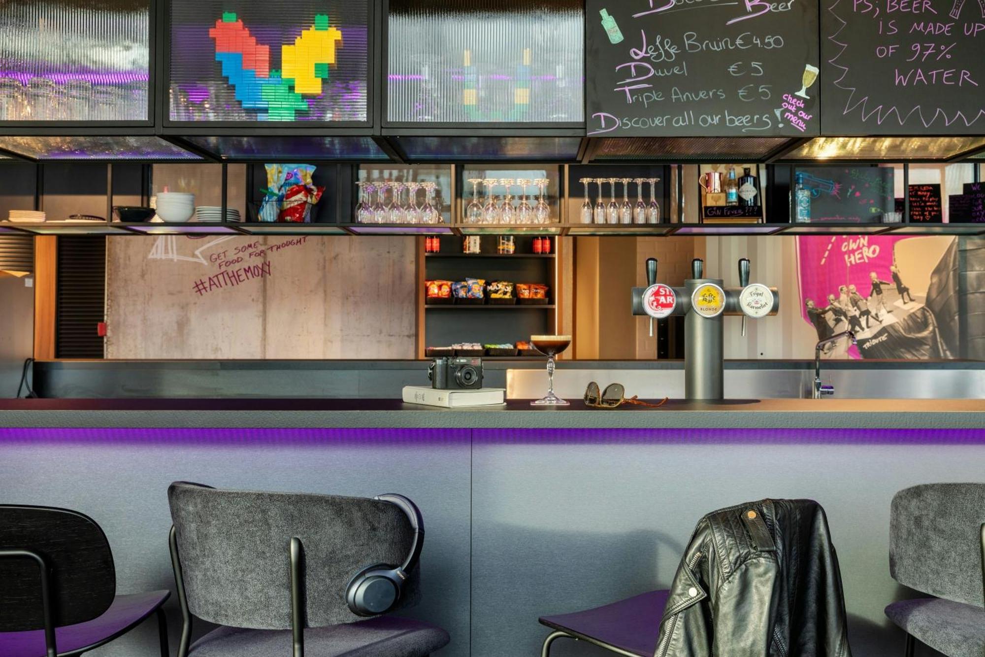 ホテル Moxy アントウェルペン エクステリア 写真