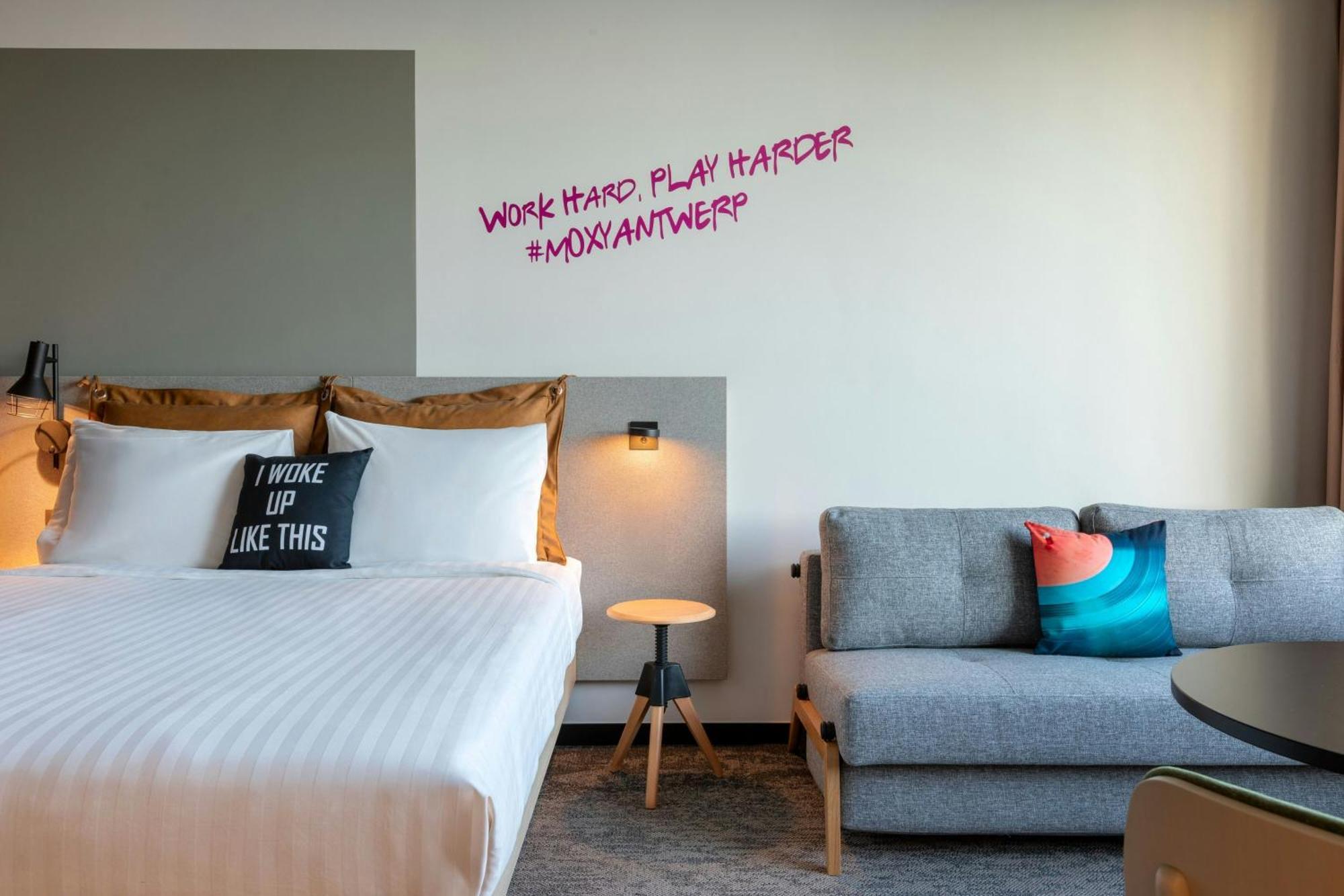 ホテル Moxy アントウェルペン エクステリア 写真