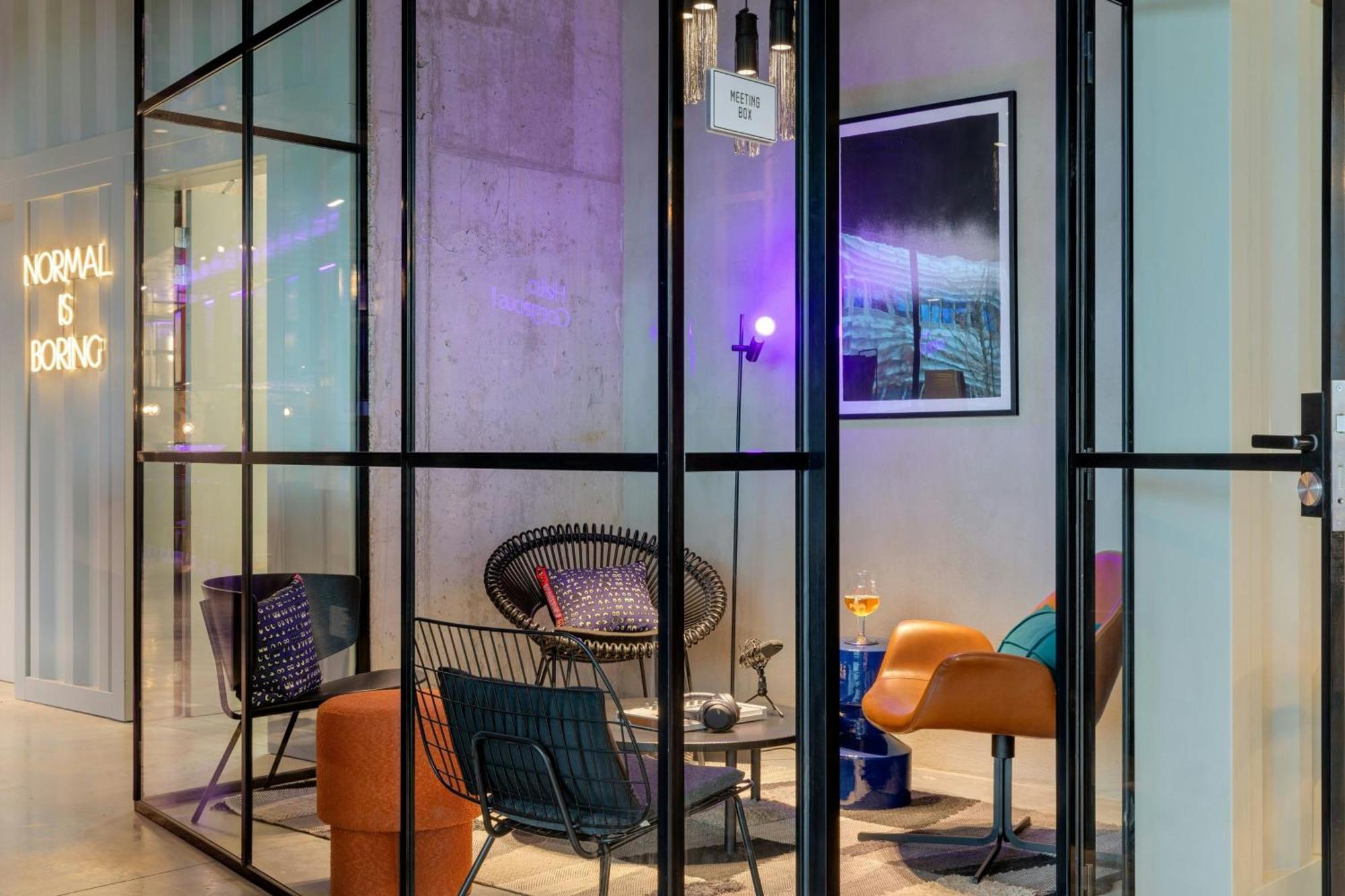 ホテル Moxy アントウェルペン エクステリア 写真