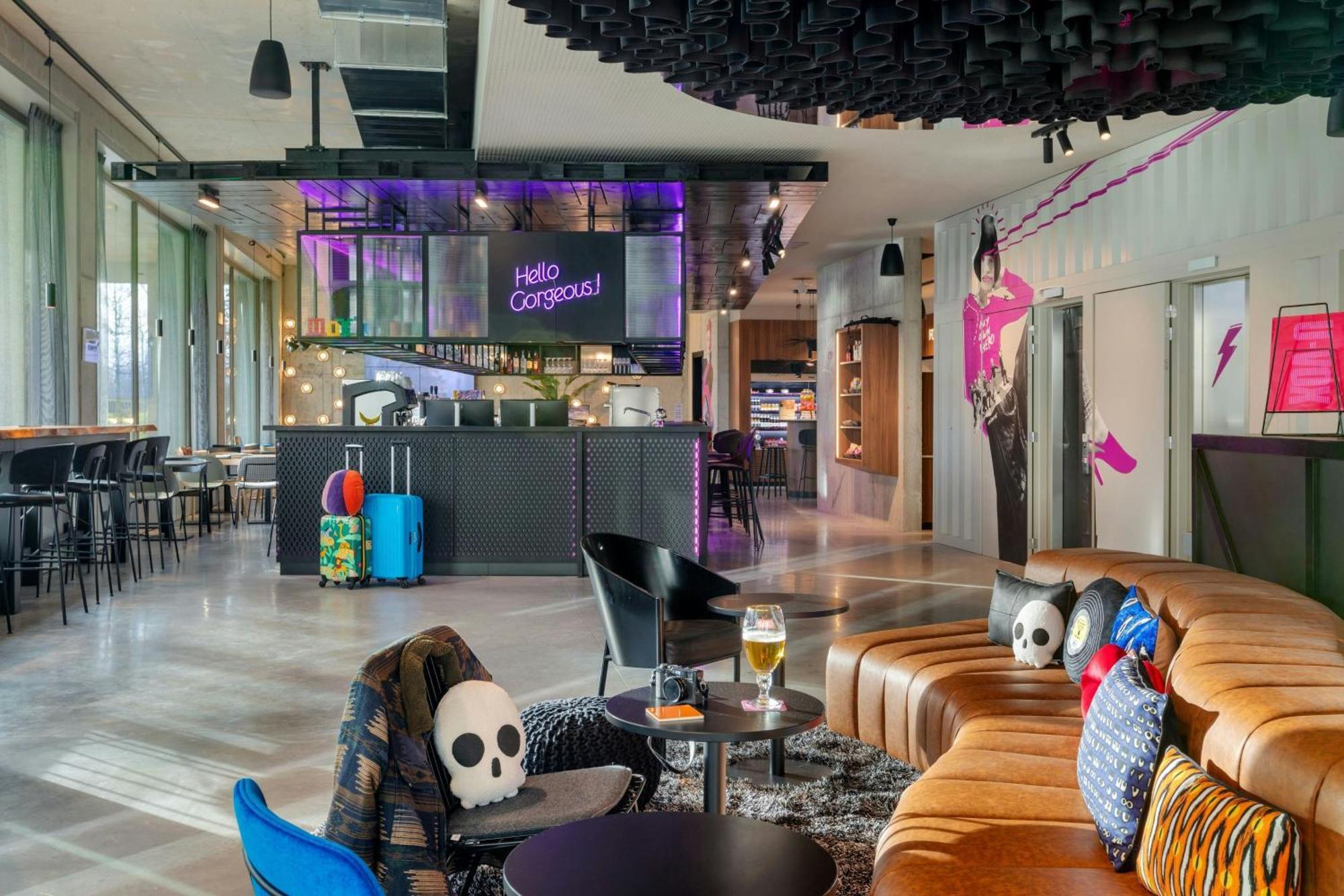 ホテル Moxy アントウェルペン エクステリア 写真