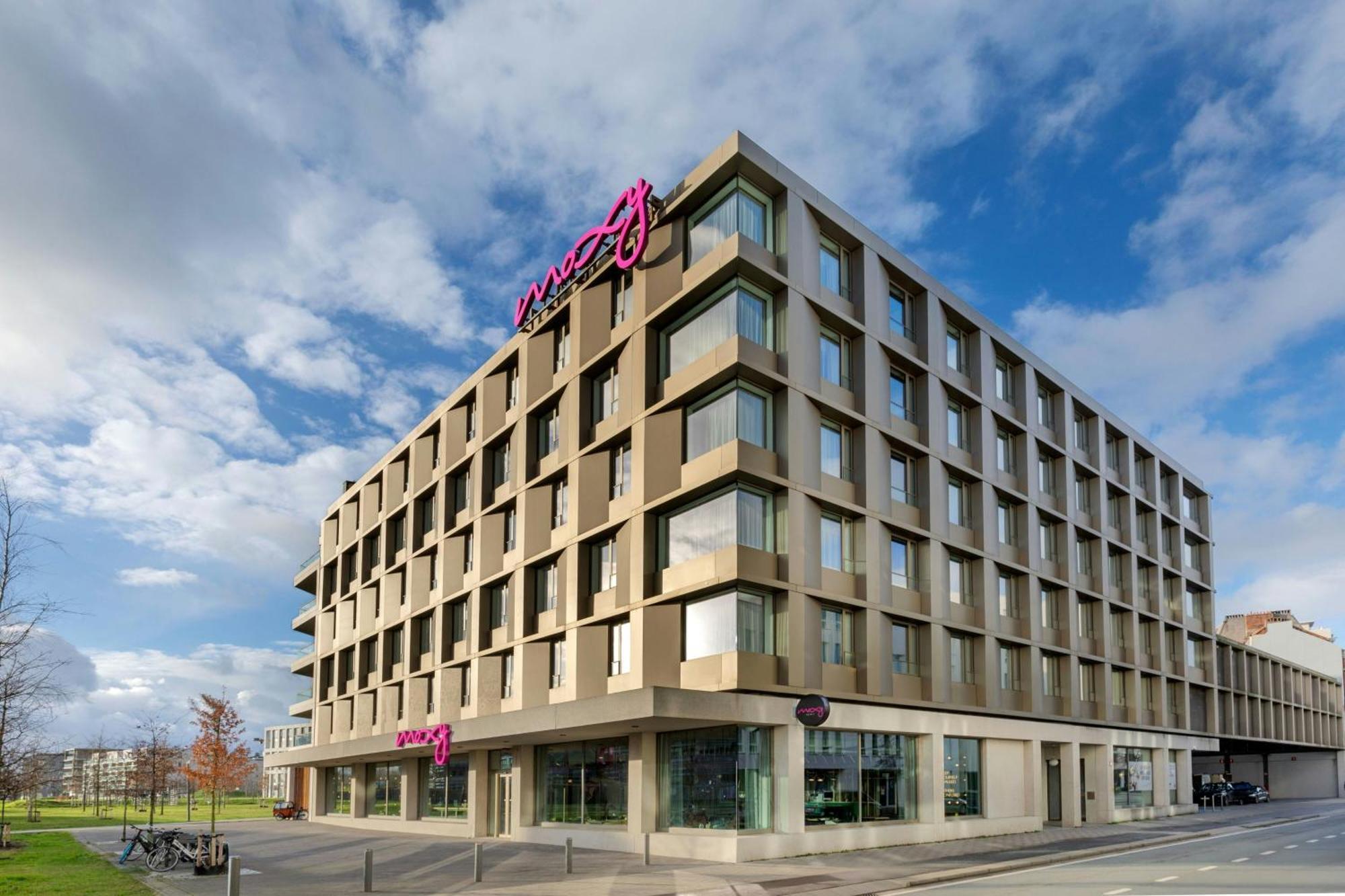 ホテル Moxy アントウェルペン エクステリア 写真